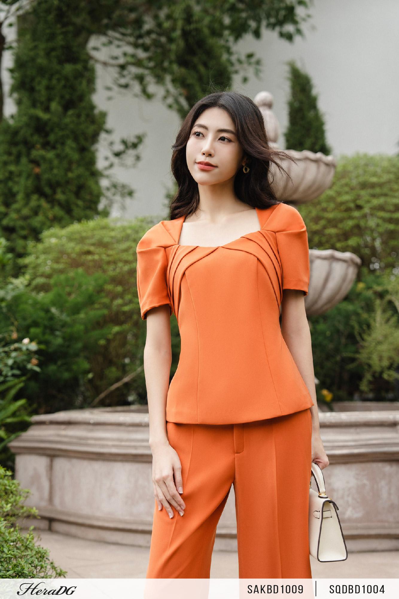 Áo kiểu xếp li ngực