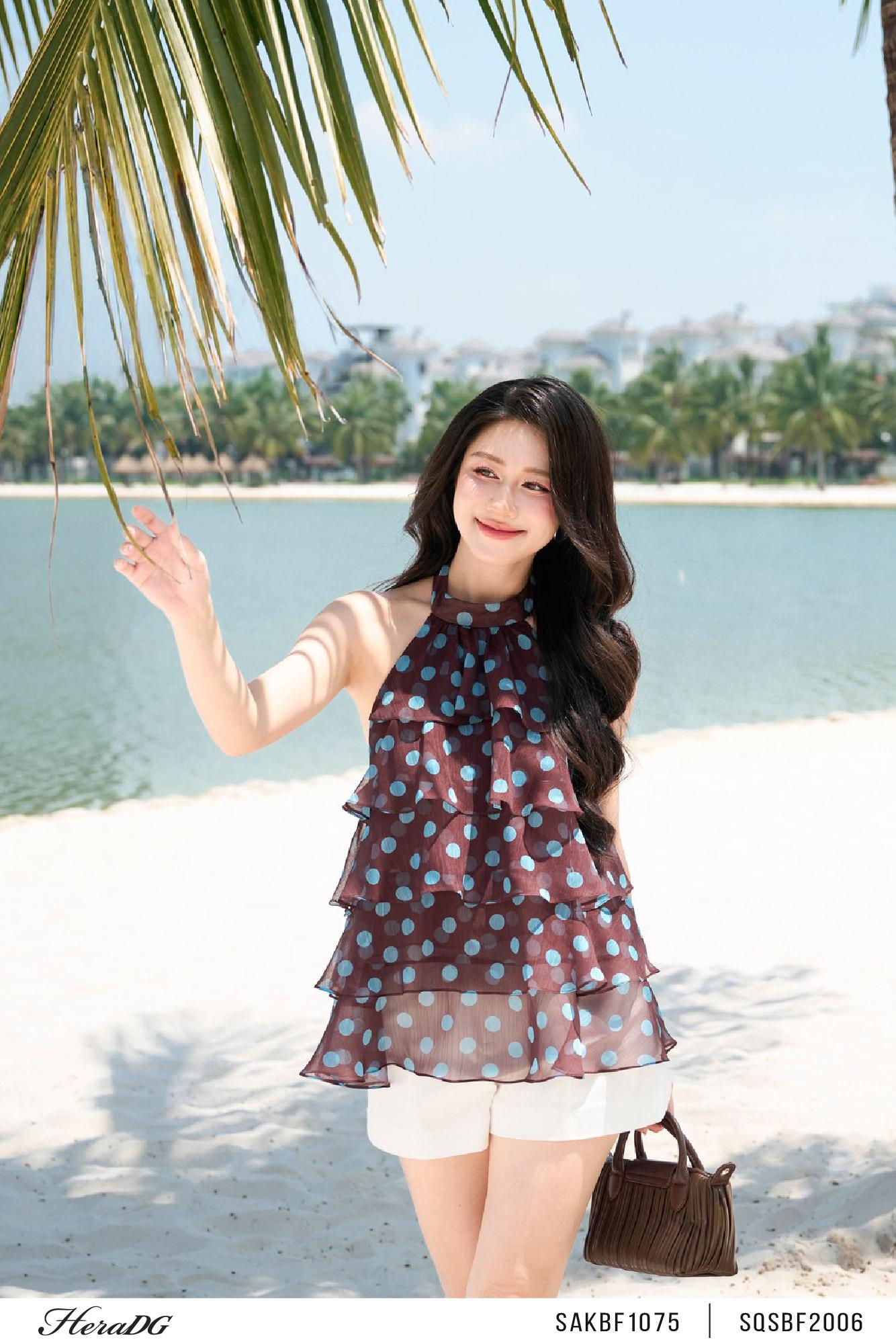 Áo yếm bèo tầng