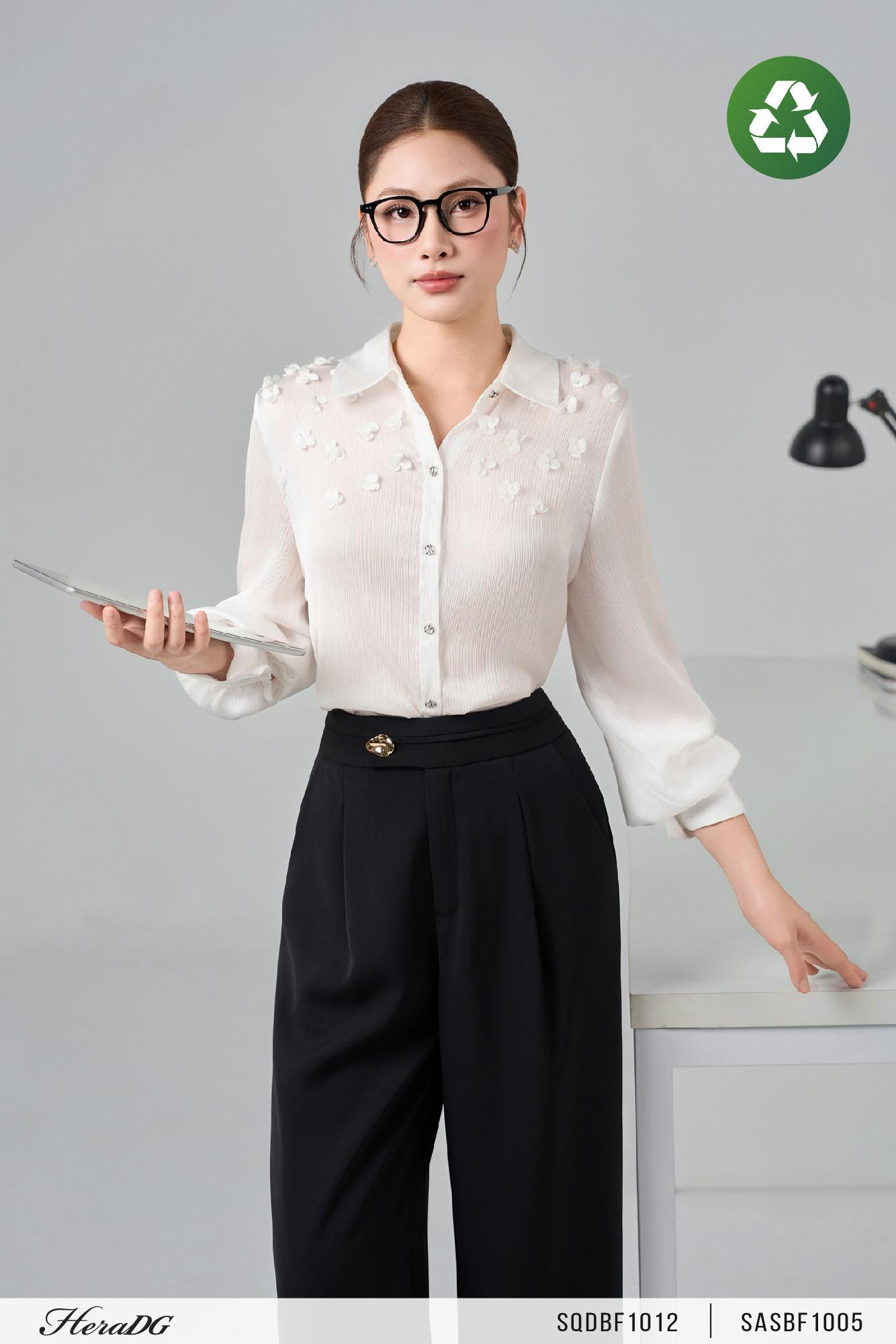 Áo sơ mi thân đính hoa