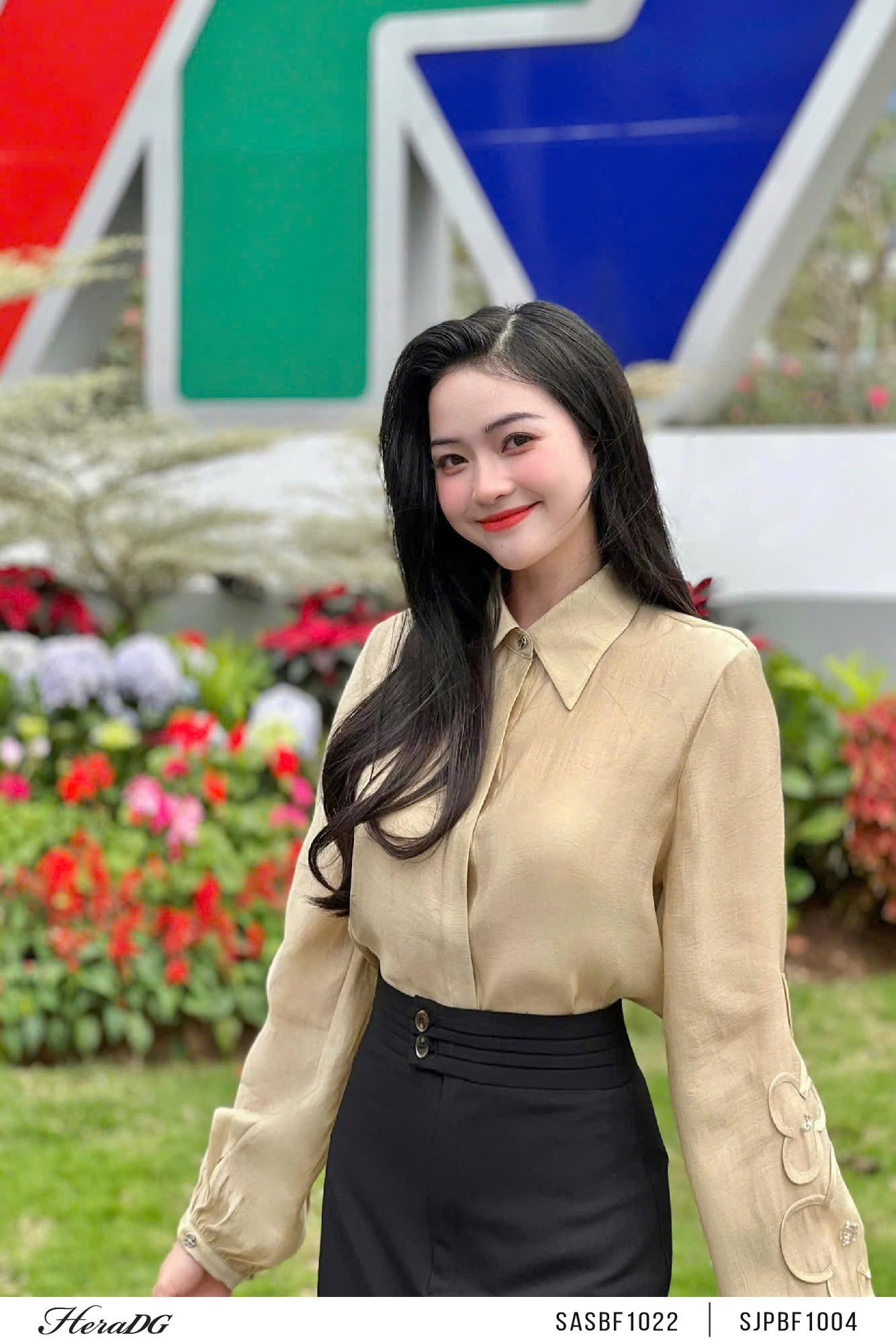 Áo sơ mi tay hoa nổi