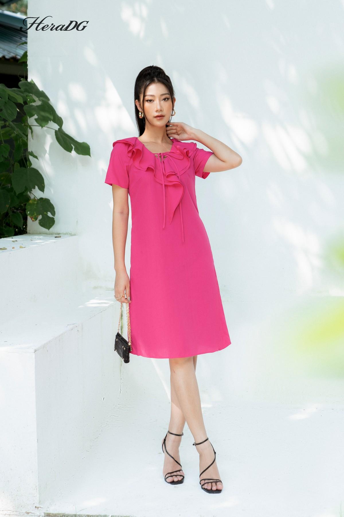 Đầm suông cổ bèo