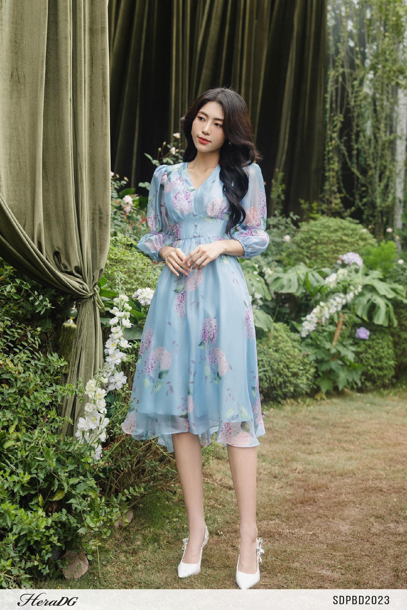 Đầm xoè tay lỡ