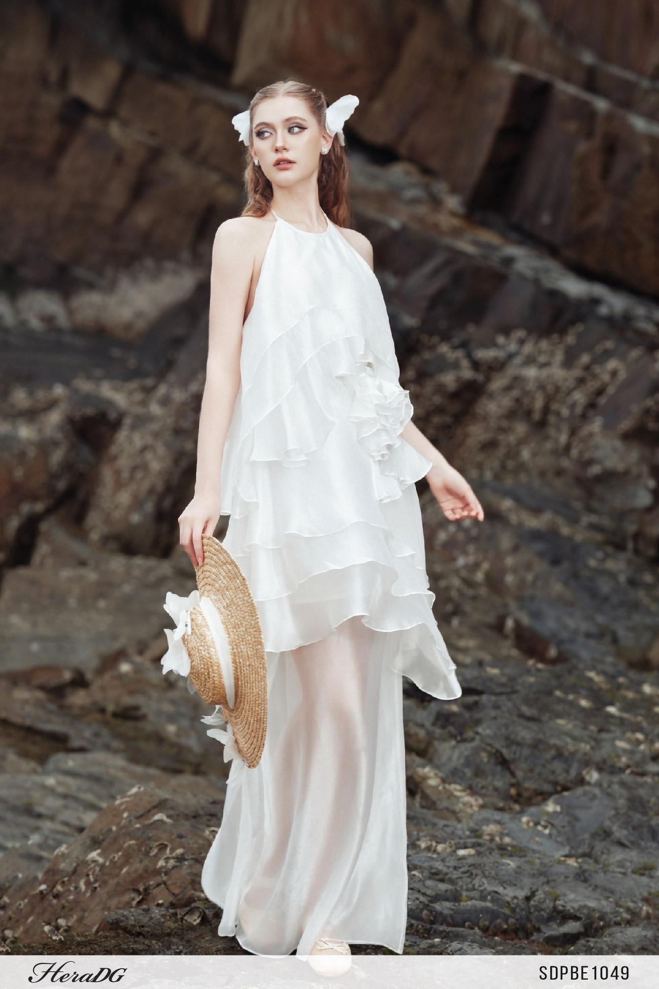 Đầm maxi cổ yếm