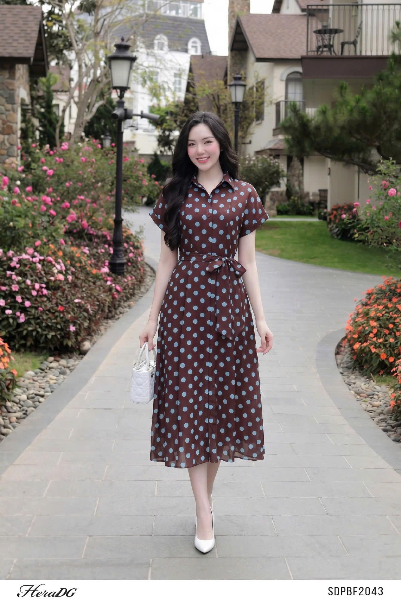 Đầm xòe tay lơ vê họa tiết chấm bi