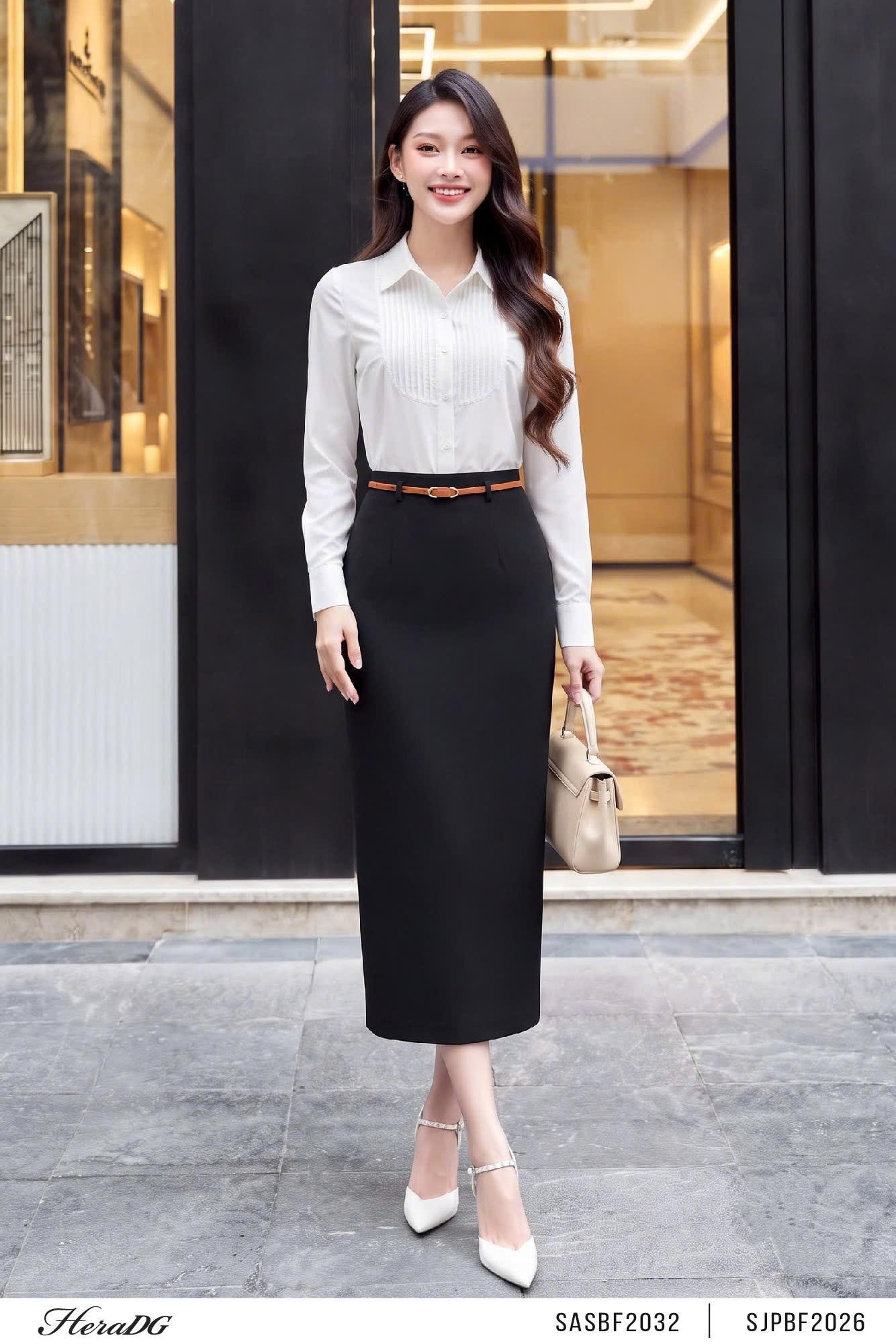 Chân váy suông xẻ sau