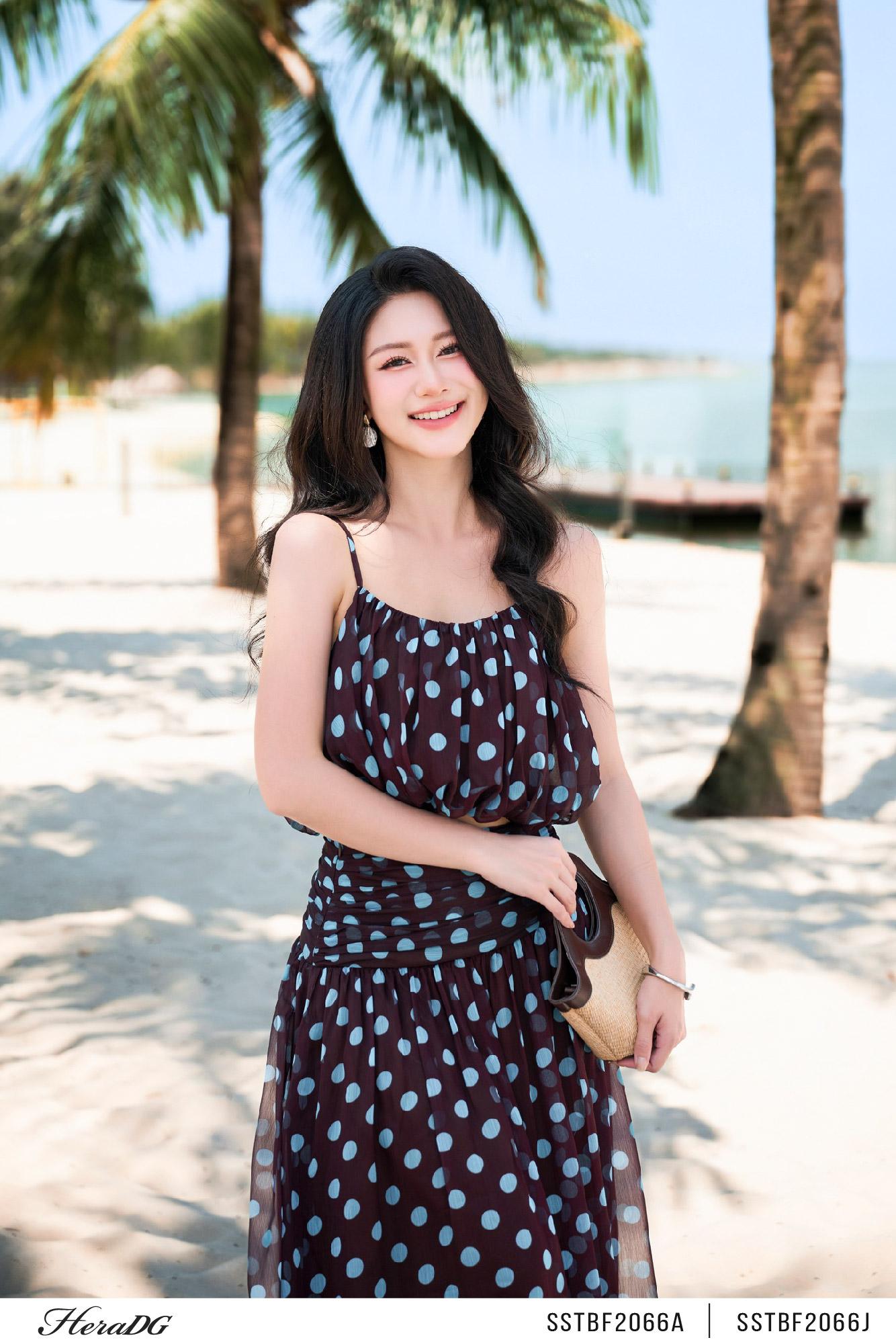 Áo 2 dây dật lót cổ tim