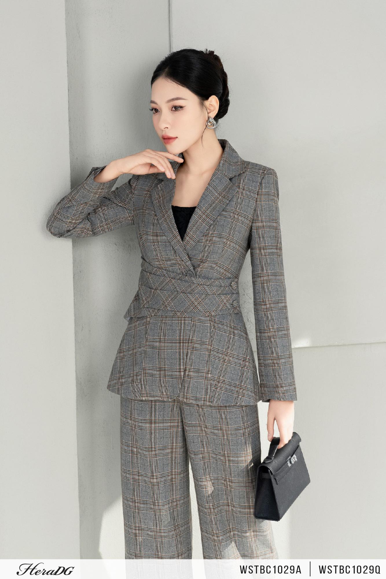 Áo vest kẻ dáng ôm